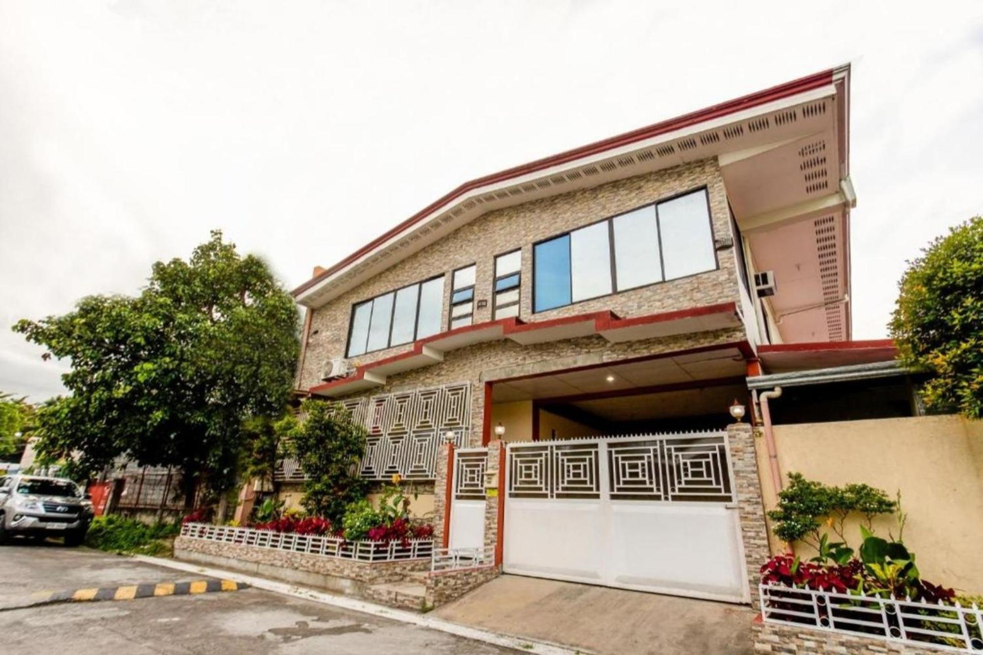 La Belladoza Near Airport Hotel Paranaque City ภายนอก รูปภาพ